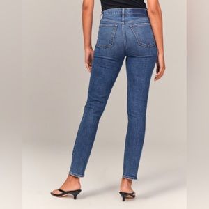Abercrombie and fitch High rise Skinny raw hem 8/29